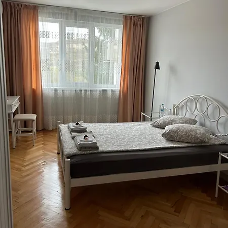 Авиа- Бижу В Полите На Царевец Veliko Tárnovo